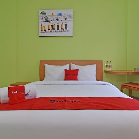 Reddoorz Plus @ Mahendradatta Denpasar Ngoại thất bức ảnh