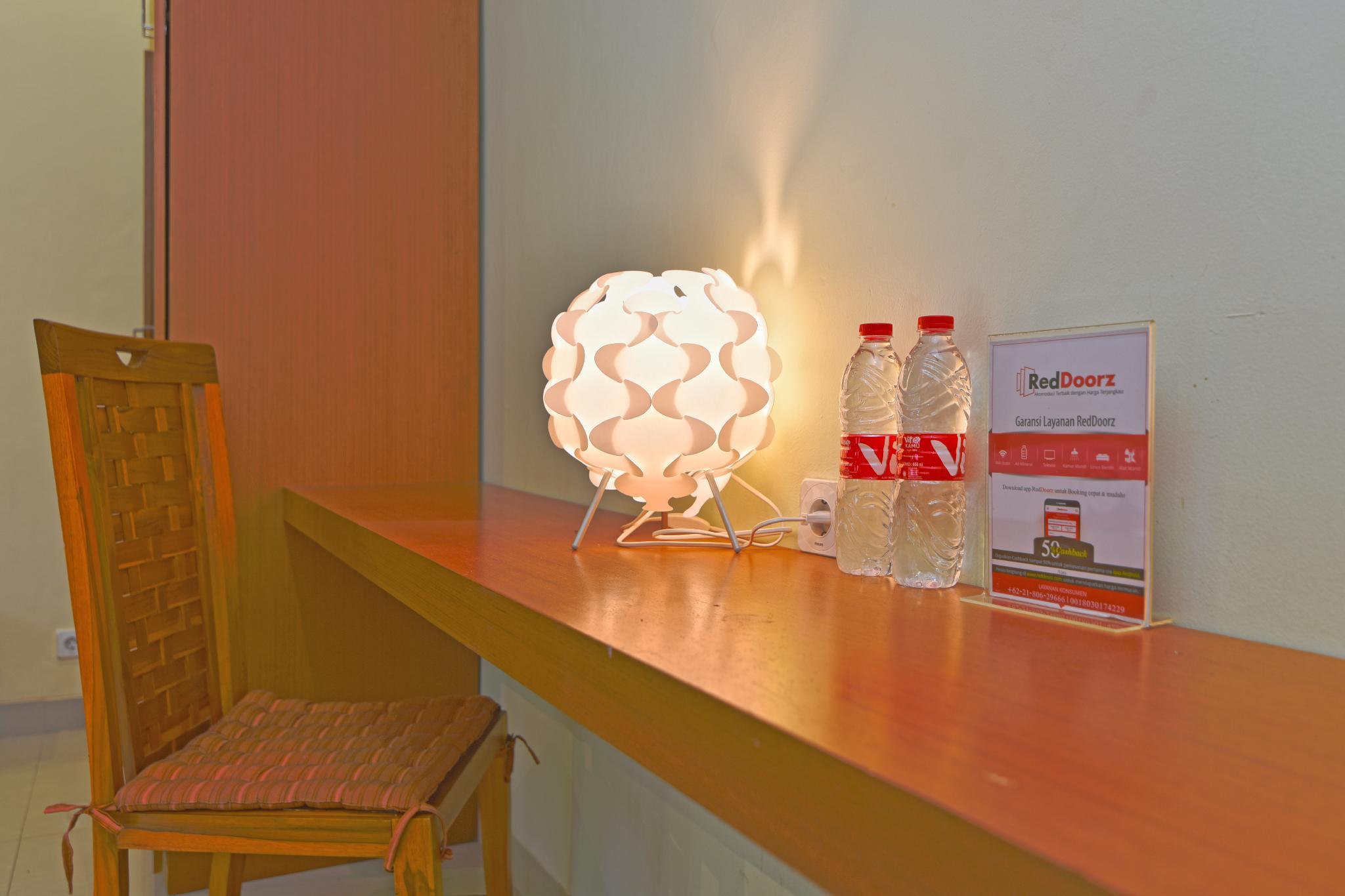 Reddoorz Plus @ Mahendradatta Denpasar Ngoại thất bức ảnh