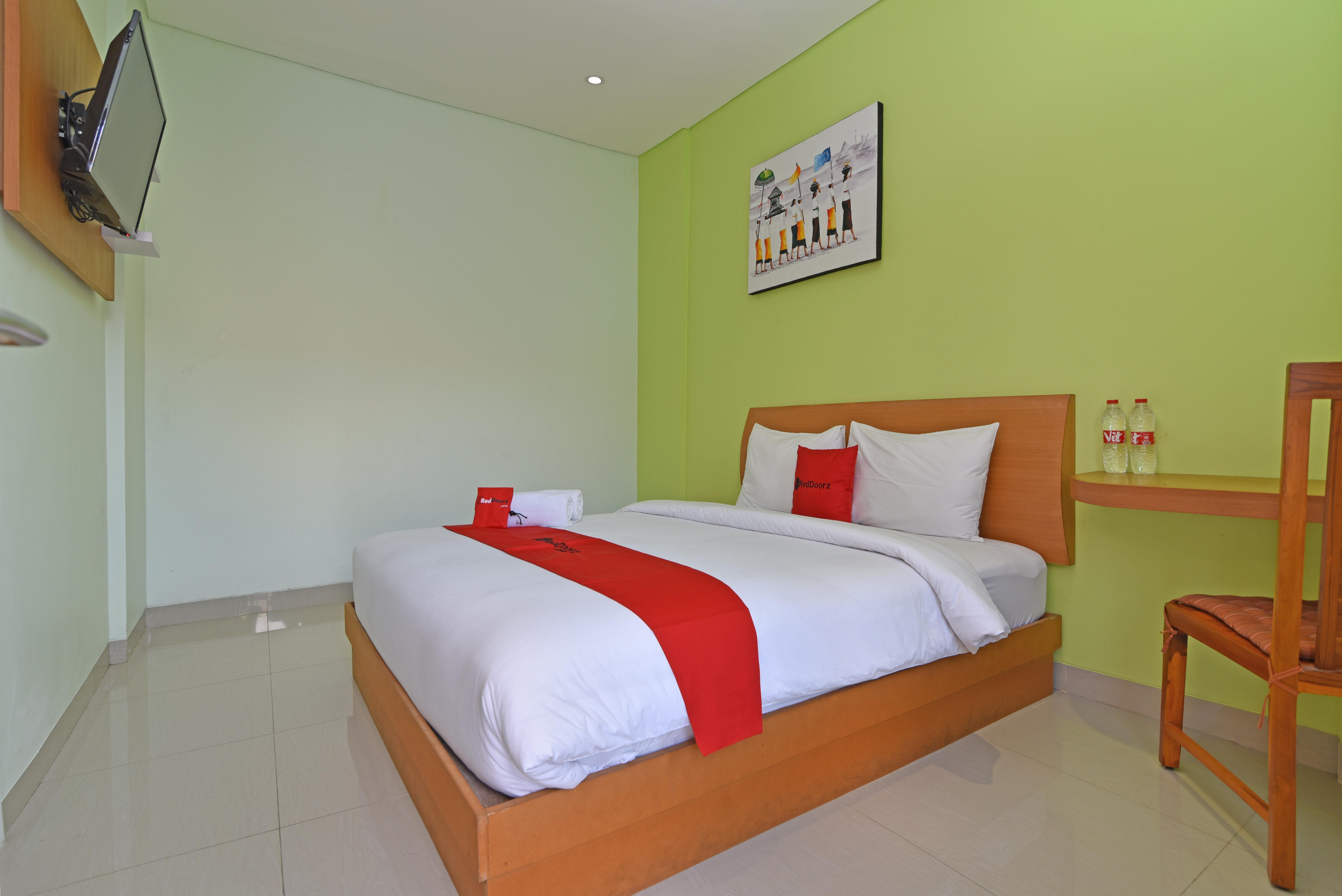 Reddoorz Plus @ Mahendradatta Denpasar Ngoại thất bức ảnh