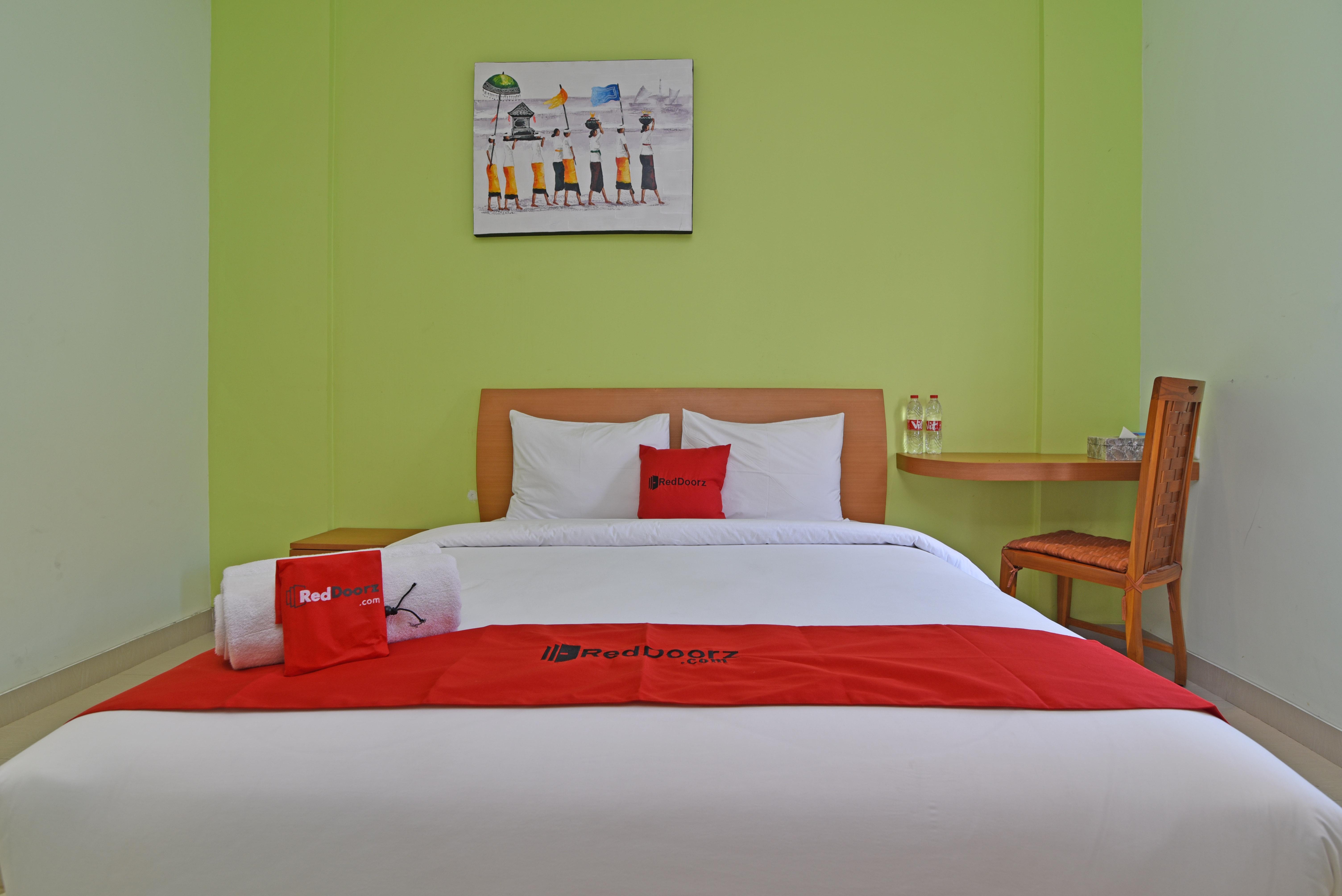 Reddoorz Plus @ Mahendradatta Denpasar Ngoại thất bức ảnh