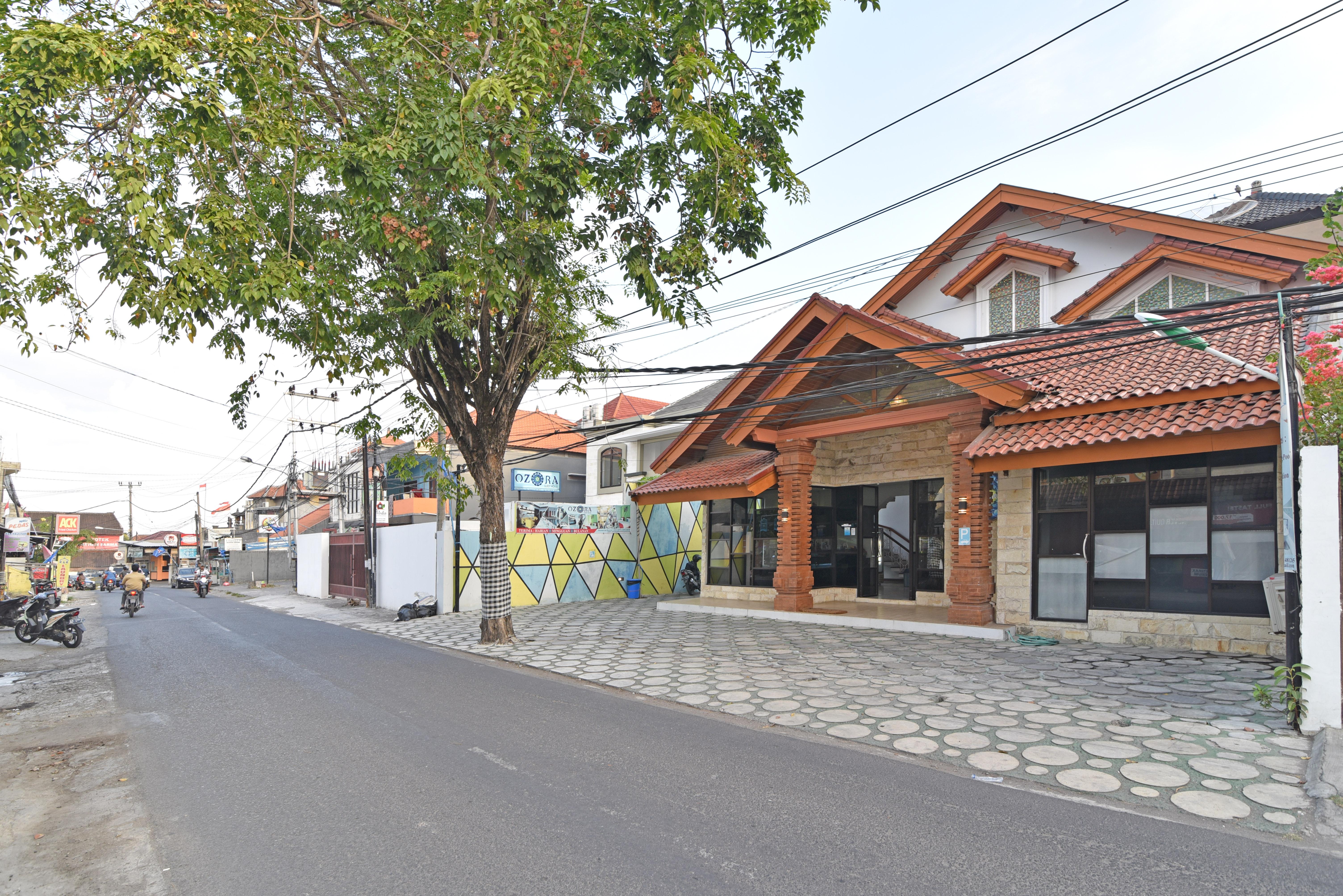Reddoorz Plus @ Mahendradatta Denpasar Ngoại thất bức ảnh