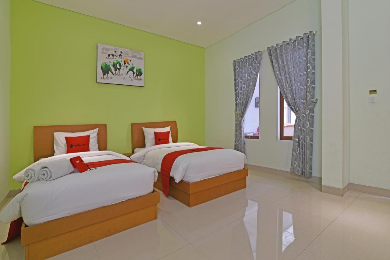 Reddoorz Plus @ Mahendradatta Denpasar Ngoại thất bức ảnh