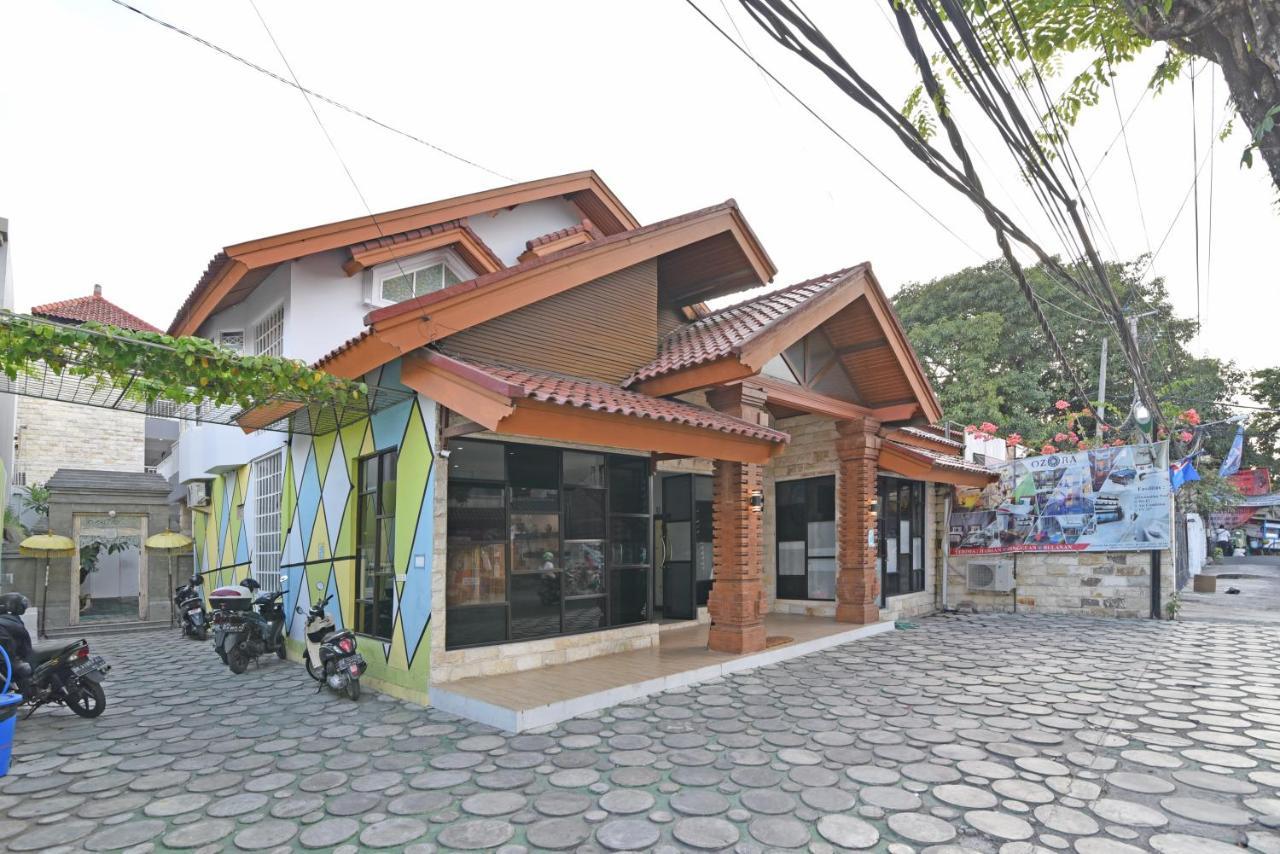Reddoorz Plus @ Mahendradatta Denpasar Ngoại thất bức ảnh